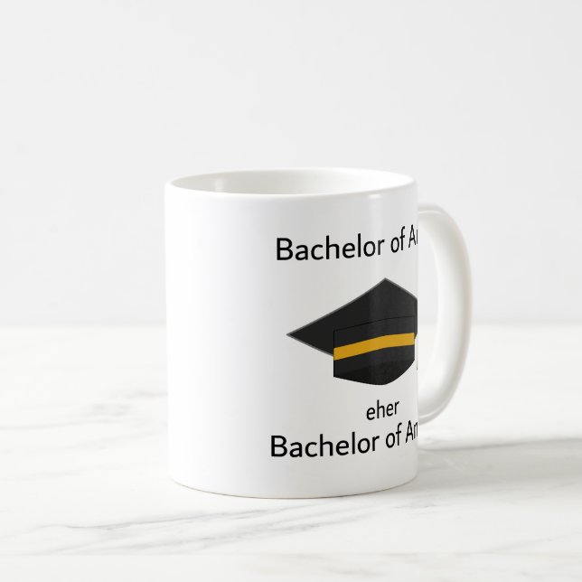 Mug Un cadeau de Bachelor of Effrayé, étudiant (Devant droit)