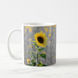 Mug Un champ de tournesols en noir et blanc