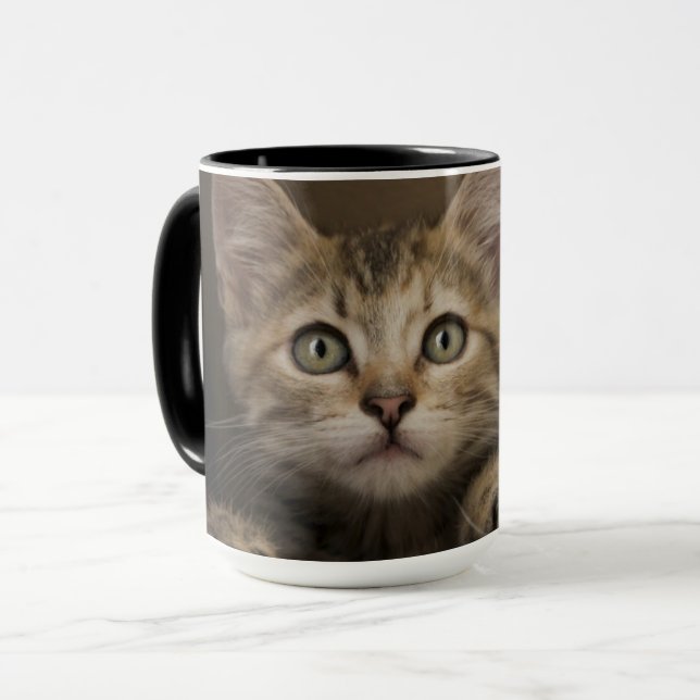 Mug Un chaton tigré très doux (Devant gauche)