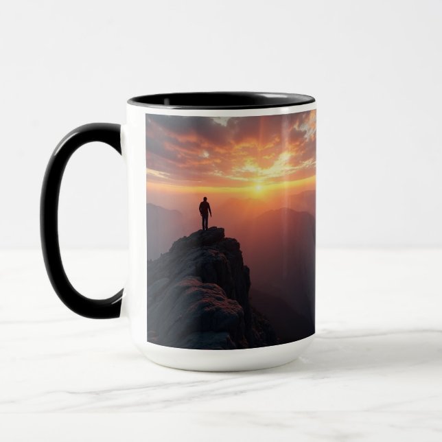 Mug Un majestueux lever de soleil vu du sommet de la m (Gauche)