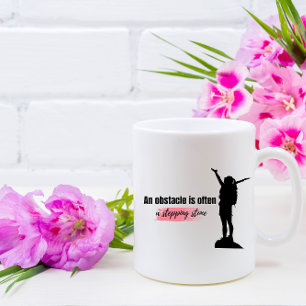 Mug Un obstacle est souvent une citation en pierre de 