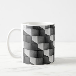 Mug Un visage de la sculpture "Four Side Pyramid" dans