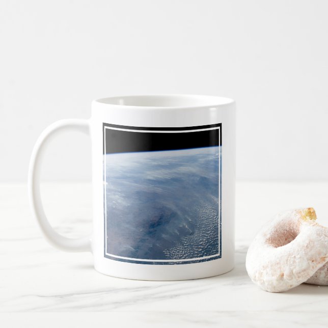 Mug Une Bombe De Fumée Sur L'Afrique Tropicale Du Sud. (Avec donut)