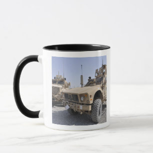 Mug Une embuscade résistante de mine de M-ATV a