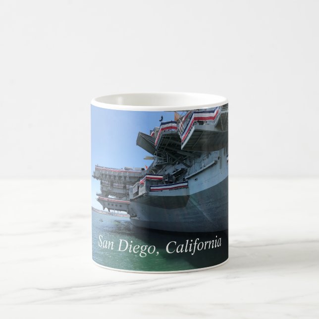 Mug USS Midway à San Diego, Californie (Centre)