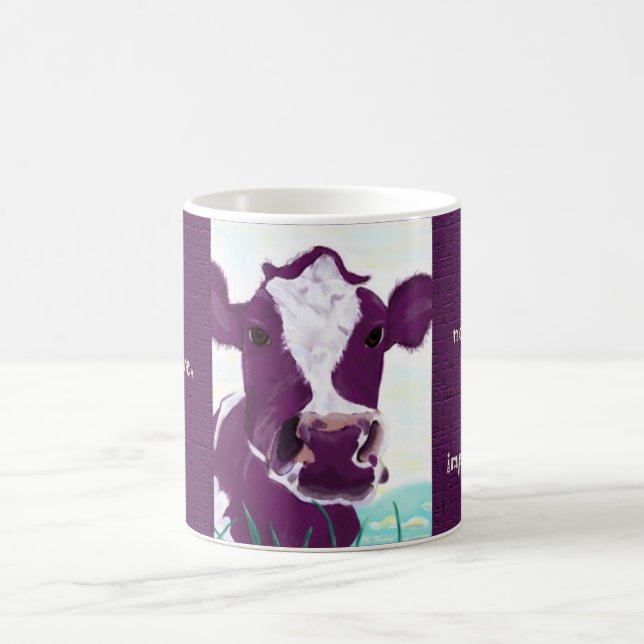 Mug Vache pourpre très probablement contemplant la (Centre)