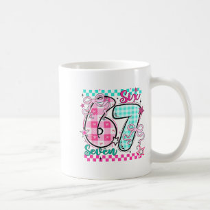 Mug Valentine à carreaux rétro Six Sept Mème 67 Viral