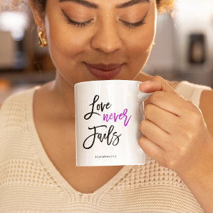 Mug verset de la Bible L'amour n'échoue jamais