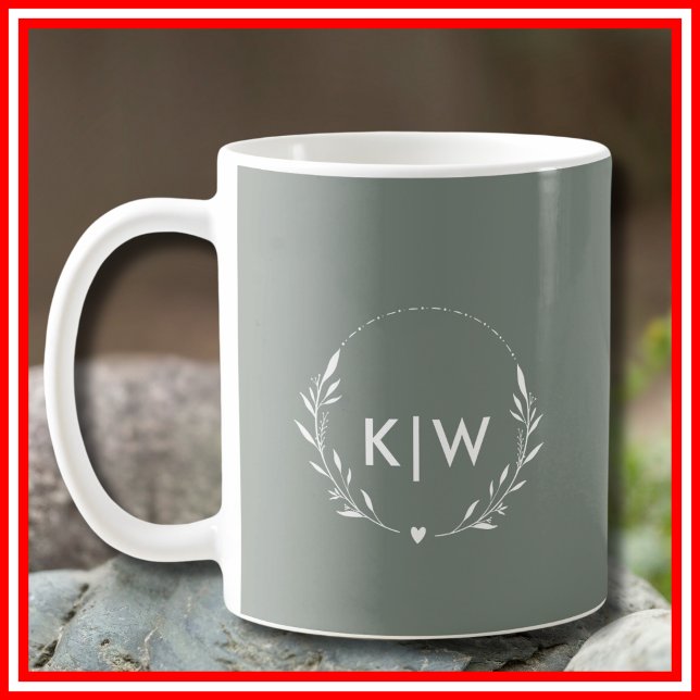 Mug Vert sauge et blanc | Monogramme initiales moderne (Sage Green and White | Modern Initials Monogram Coffee Mug)