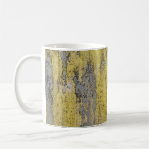 Mug Vieux mur en béton gris avec peinture jaune écaill