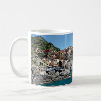 Mug ville sur une falaise
