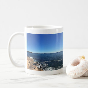 Mug Vista panoramique de Rocky Shoreline