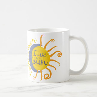Mug Vivez à côté du soleil, amour par la lune