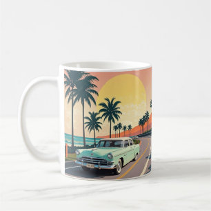Mug Voiture vintage de style rétro sur une route côtiè