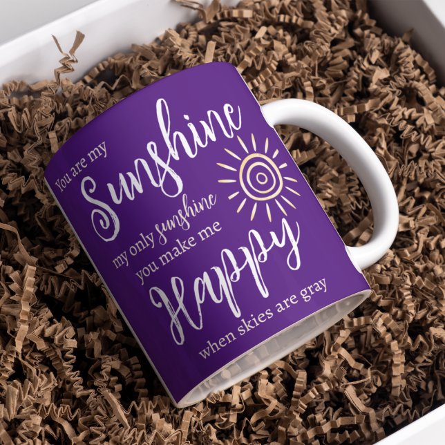Mug Vous Êtes Mon Soleil Me Rendre Joyeux Soleil Viole (You Are My Sunshine You Make Me Happy lyrics purple mug with yellow sun will brighten her day!)
