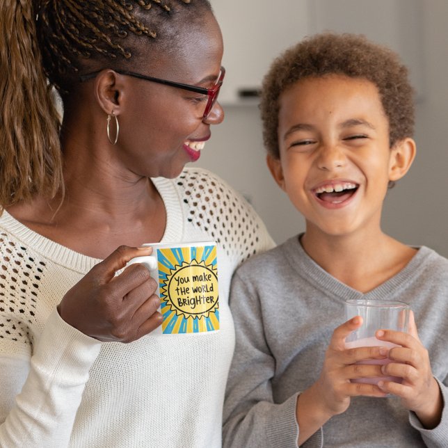 Mug Vous Rendre Le Monde Plus Brillant (Thank someone special with this fun, "You make the world brighter" sun mug! )