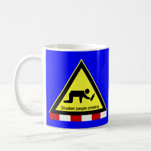 Mug Voyageurs en état d'ébriété traversant ⚠ panneau t