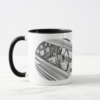 Mug Vue classique de voiture dans la fenêtre du conduc