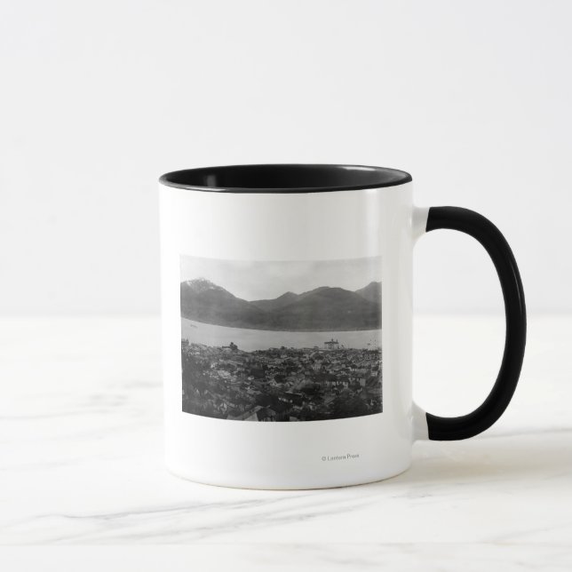 Mug Vue de Juneau, Alaska et S.S. Burnside à (Droite)