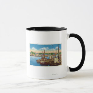Mug Vue des bateaux de pêche au port