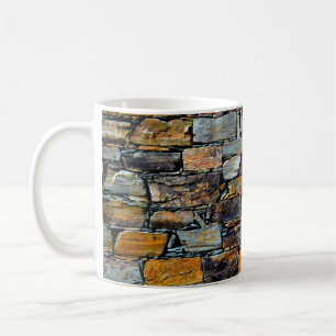 Mug Vue détaillée d'une vieille pierre traditionnelle 