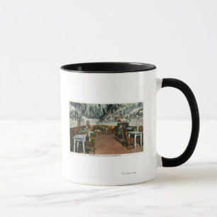 Mug Vue intérieure du grill de la grotte