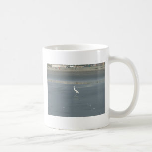 Mug White Bird on Grey Sand Beach Art Imprimer