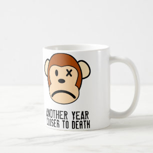 Mugs de café amusants au-dessus de la colline