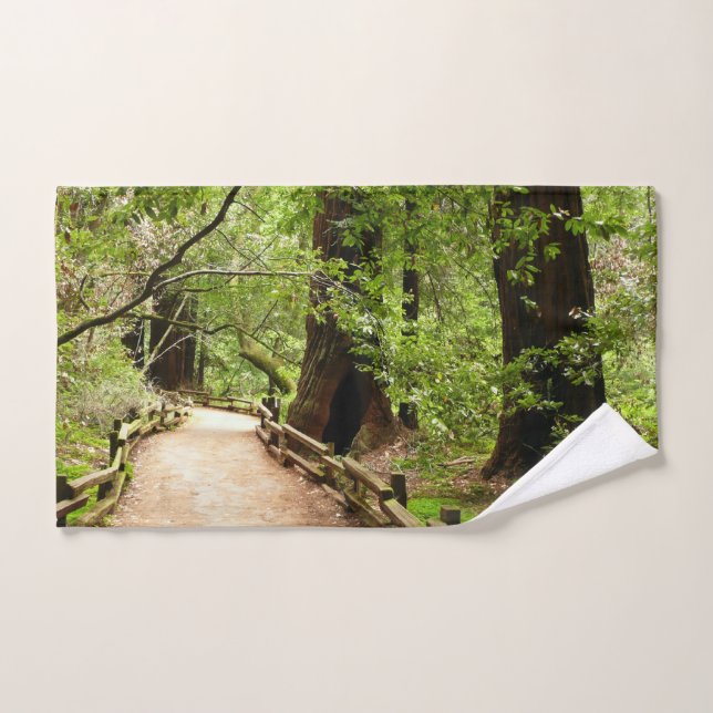 Muir Woods Path II Naturfotografie Handtuch (Handtuch)