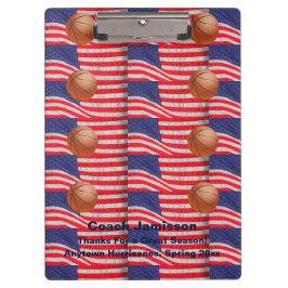 Multiamerikanische Flaggen, Basketballtrainer Dank Klemmbrett