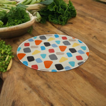 Multicolor-Kieselsteine im weißen Hintergrund