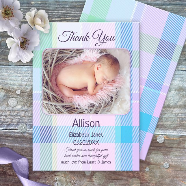 Multicolor Pastel Kariert Baby Foto Danke Karte (Gender neutral baby Thank You card with a photo of your own baby on a multicolored pastel plaid)