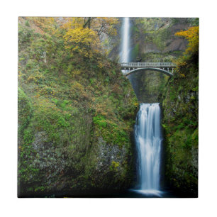 Multnomah Falls im Herbst in der Columbia Gorge Fliese