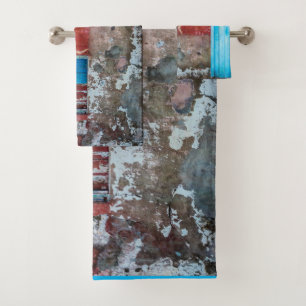 Mur, porte et fenêtre rouge, bleu et gris