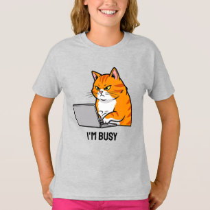 Mürrische Katze arbeitet lustig von zu Hause aus T-Shirt
