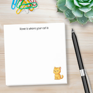 Mürrische orange getigerte Katze mit individuellem Post-it Klebezettel