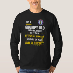Mürrischer alter Nationalgardist Veteran Vater Tag T-Shirt