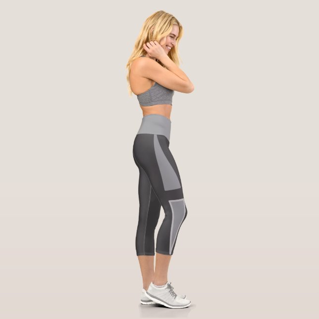 Murugi Apparels Moonchrome Momentum High Waisted Capri Leggings (Rechts)
