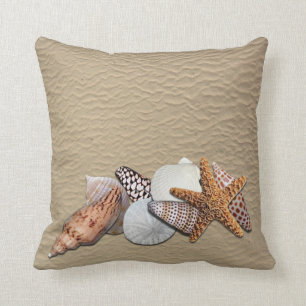 Muscheln auf dem Strand Kissen