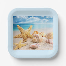 Muscheln auf den Tellern aus Strandpapier Pappteller