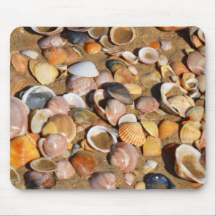 Muscheln auf einem Sandy-Strand   Andalusien, Mousepad