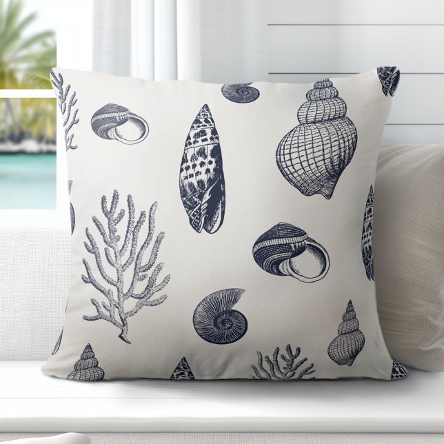 Muscheln Navy Blue White Kissen (Discover Gorgeous Coastal Throw Pillows by Totally Coast.)