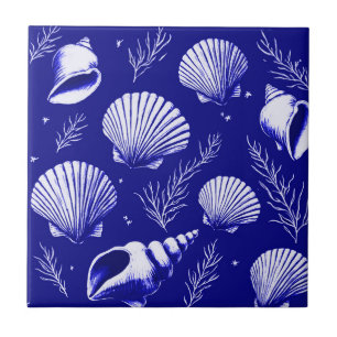 Muscheln und Algen in Navy Blue und White Fliese