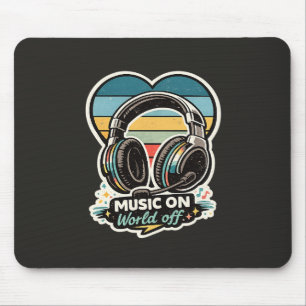 Musik an, Welt aus Vintage-Kopfhörer-Design Mousepad