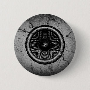 Musik-Lautsprecher an einer knackigen Wand Button