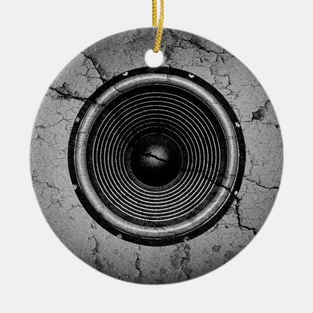 Musik-Lautsprecher an einer knackigen Wand Keramikornament (Vorne)