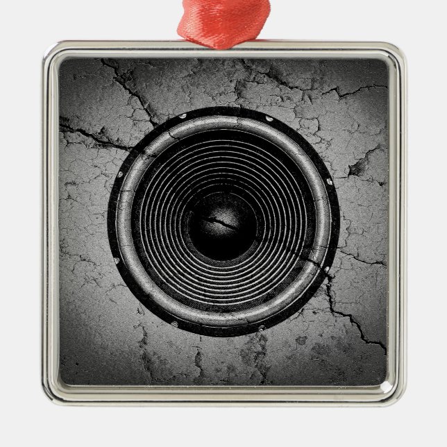 Musik-Lautsprecher an einer knackigen Wand Ornament Aus Metall (Vorne)