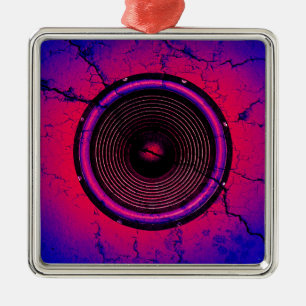 Musik-Lautsprecher an einer knackigen Wand Ornament Aus Metall