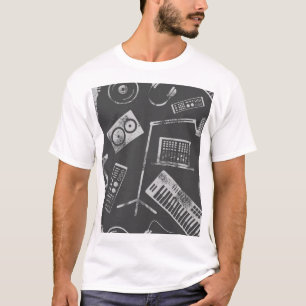 Musikelemente: Vintager nahtloser Hintergrund. T-Shirt