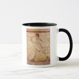 Musiker, der die Rohre spielt Tasse